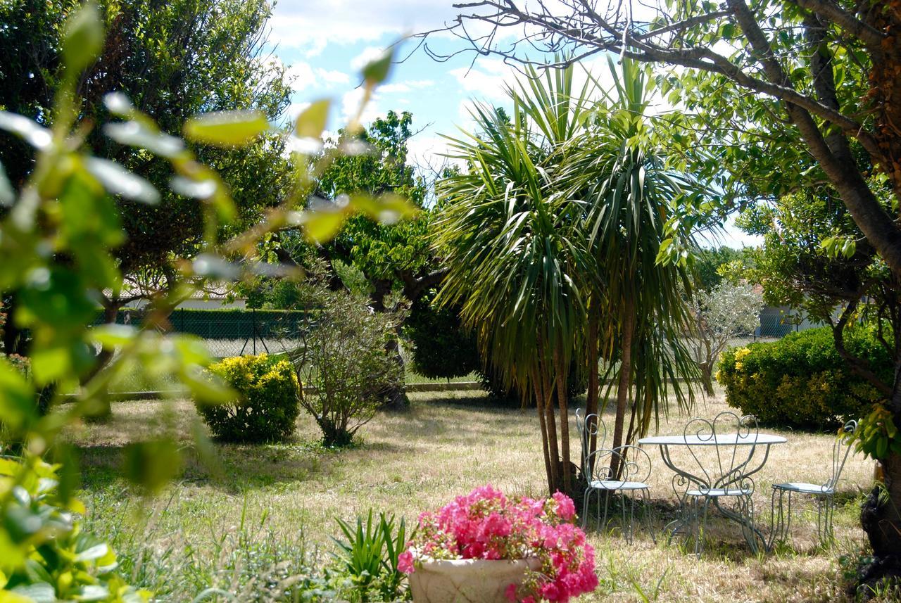 Le Mas Marguerite Arlés Exterior foto