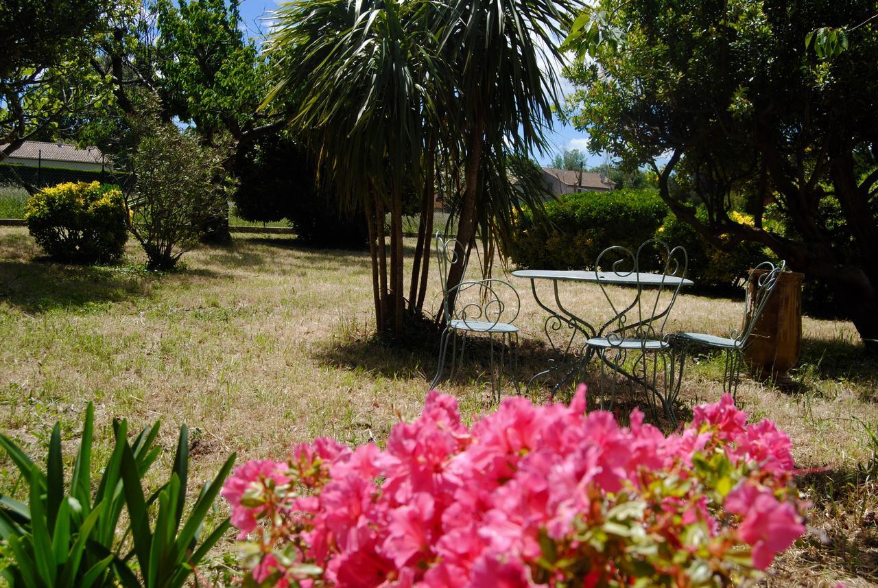 Le Mas Marguerite Arlés Exterior foto